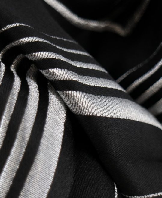 男性用袴単品レンタル(成人式・結婚式・卒業式)【4～5L】黒・銀ストライプ[170cm]No.665